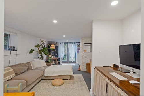 320 Moss St, Victoria, BC 