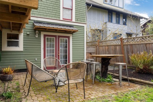 320 Moss St, Victoria, BC 