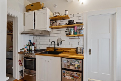 320 Moss St, Victoria, BC 