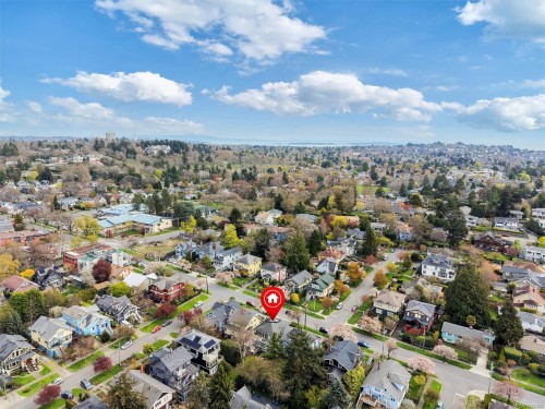320 Moss St, Victoria, BC 