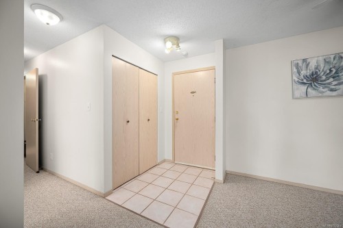 208A-698 Aspen Rd, Comox, BC - Indoor Photo Showing Other Room