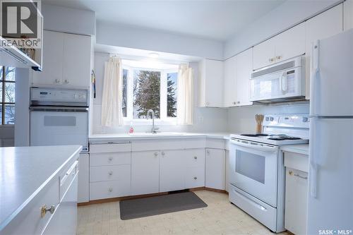 104 2Nd Avenue, Rosthern, SK - Indoor Photo Showing Kitchen