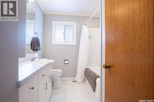 104 2Nd Avenue, Rosthern, SK - Indoor Photo Showing Bathroom