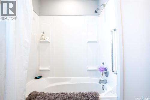 104 2Nd Avenue, Rosthern, SK - Indoor Photo Showing Bathroom