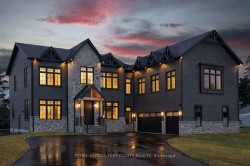 17 Connor Drive Whitchurch-Stouffville, ON L4A 2Z1