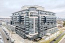 132-395 Dundas Street W, Oakville, ON  - Outdoor 