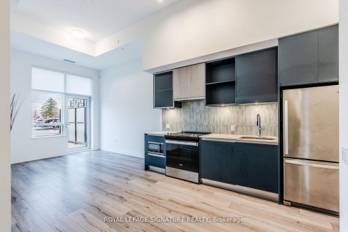 132-395 Dundas Street W, Oakville, ON - Indoor Photo Showing Kitchen With Upgraded Kitchen