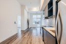 132-395 Dundas Street W, Oakville, ON  - Indoor Photo Showing Kitchen 