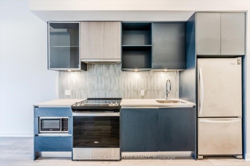 132-395 Dundas Street W, Oakville, ON - Indoor Photo Showing Kitchen