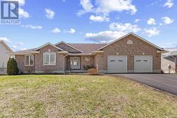 17 MINTO STREET Whitewater Region, ON K0J 1C0