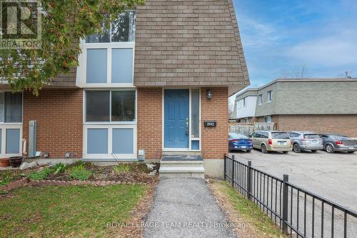 2942 FAIRLEA CRESCENT  Ottawa, ON K1V 8T7