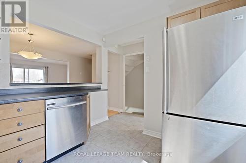 2942 Fairlea Crescent, Ottawa, ON - Indoor Photo Showing Kitchen