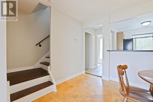 2942 Fairlea Crescent, Ottawa, ON - Indoor