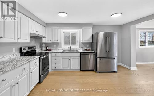 30 Bridlewreath Street, Kitchener, ON - Indoor Photo Showing Kitchen