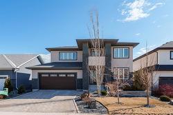 7 Oak Lawn Road  Winnipeg, MB R3Y 0K2