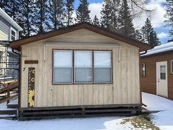 7 3rd Street N  Clear Lake, MB R0J 1N0