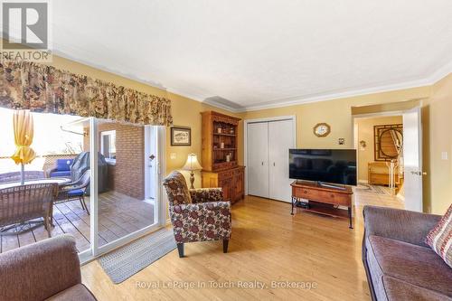 Walkout - 756 Champlain Road, Tiny, ON - Indoor Photo Showing Living Room