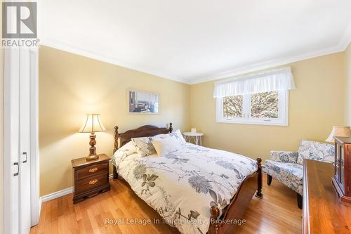 Bedroom #3 - 756 Champlain Road, Tiny, ON - Indoor Photo Showing Bedroom