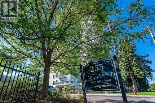 255 KEATS Way Unit# 706  Waterloo, ON N2L 6N6