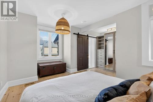 142 Florence Street, Ottawa, ON - Indoor Photo Showing Bedroom