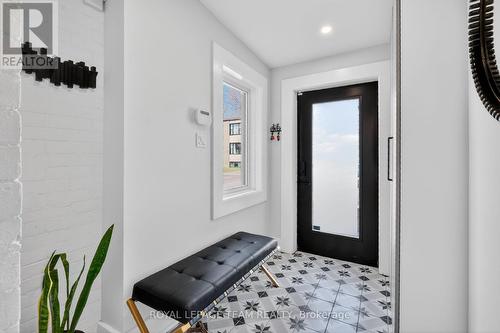 142 Florence Street, Ottawa, ON - Indoor