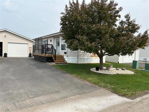 37 Bluebird Crescent, Brandon, MB - Outdoor