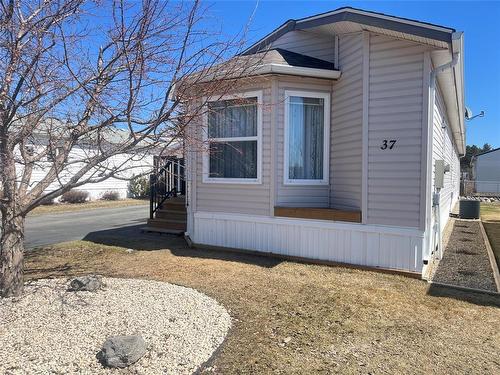 37 Bluebird Crescent, Brandon, MB - Outdoor