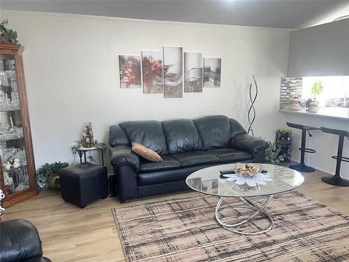 37 Bluebird Crescent, Brandon, MB - Indoor Photo Showing Living Room