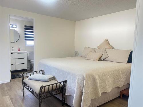 37 Bluebird Crescent, Brandon, MB - Indoor Photo Showing Bedroom