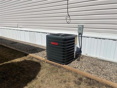 37 Bluebird Crescent, Brandon, MB - Outdoor