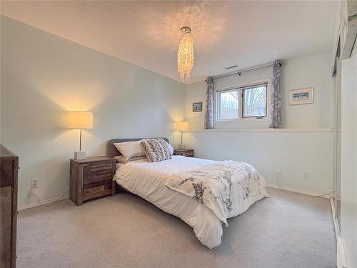 32 Willow Place, Brandon, MB - Indoor Photo Showing Bedroom