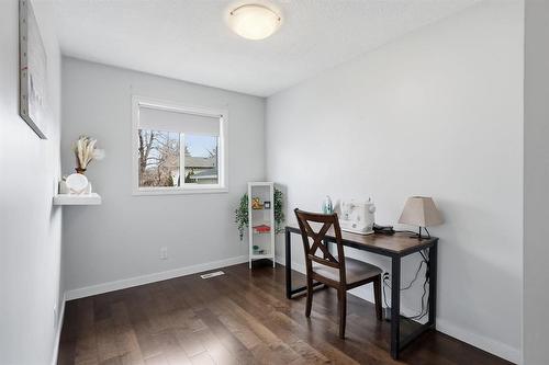 37 Hobbs Crescent, Winnipeg, MB - Indoor