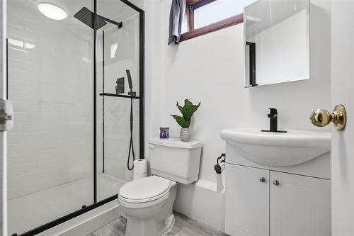 37 Hobbs Crescent, Winnipeg, MB - Indoor Photo Showing Bathroom