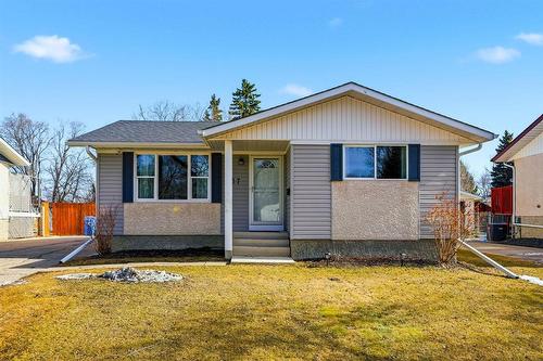 37 Hobbs Crescent, Winnipeg, MB - Outdoor