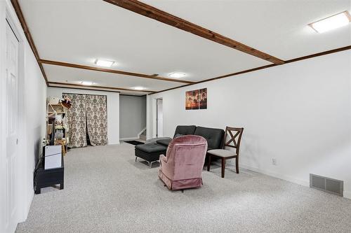 37 Hobbs Crescent, Winnipeg, MB - Indoor Photo Showing Other Room