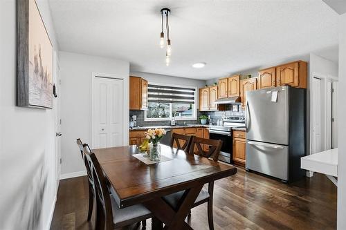 37 Hobbs Crescent, Winnipeg, MB - Indoor