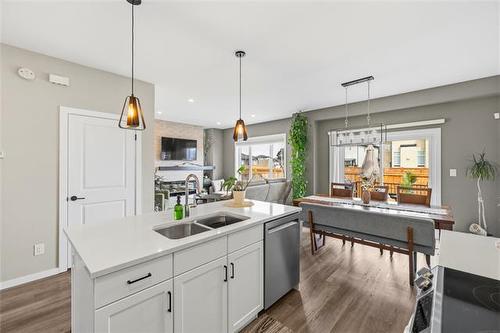 37 Mccrindle Bay, Winnipeg, MB 