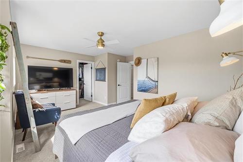 37 Mccrindle Bay, Winnipeg, MB 