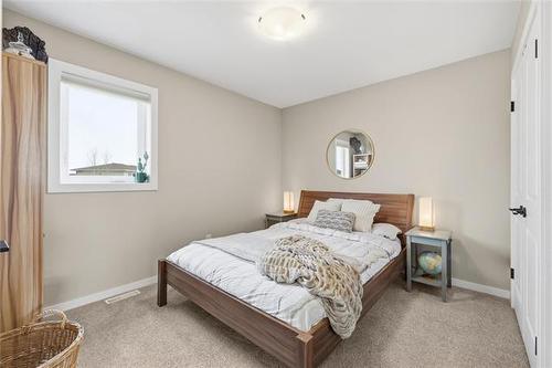 37 Mccrindle Bay, Winnipeg, MB 