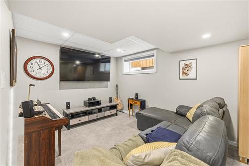 37 Mccrindle Bay, Winnipeg, MB 