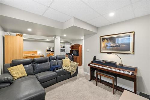 37 Mccrindle Bay, Winnipeg, MB 