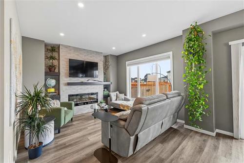 37 Mccrindle Bay, Winnipeg, MB 