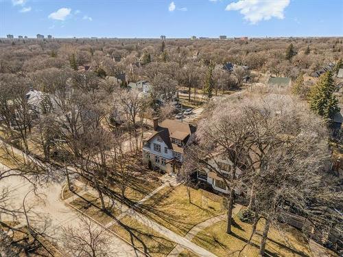 299 Yale Ave, Winnipeg, MB 