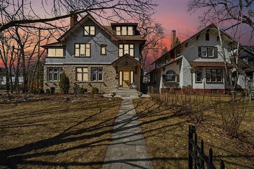 299 Yale Ave, Winnipeg, MB 