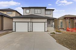 27 Snowberry CIR  Winnipeg, MB R3X 0M4