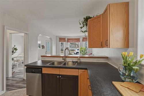 575 Castle Ave, Winnipeg, MB 