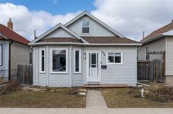 575 Castle AVE  Winnipeg, MB R2L 1C4