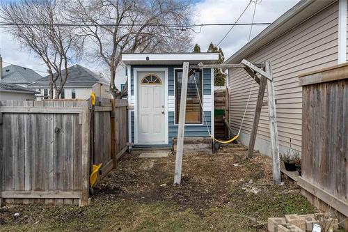 575 Castle Ave, Winnipeg, MB 