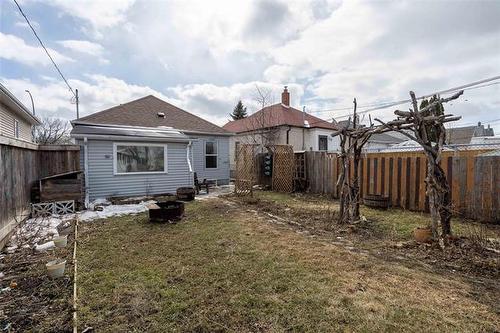 575 Castle Ave, Winnipeg, MB 