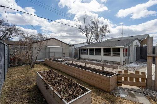 8 Agate Bay, Winnipeg, MB 